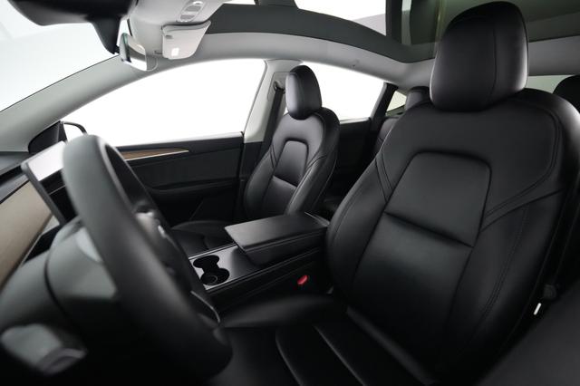 2023 Tesla Model Y — photo 3 of 21