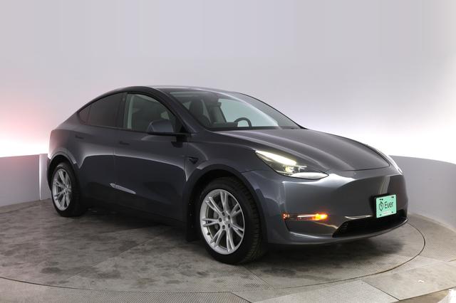 2023 Tesla Model Y — photo 10 of 21