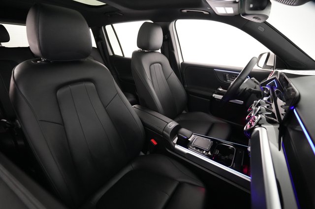 2023 Mercedes-Benz EQB — photo 18 of 20