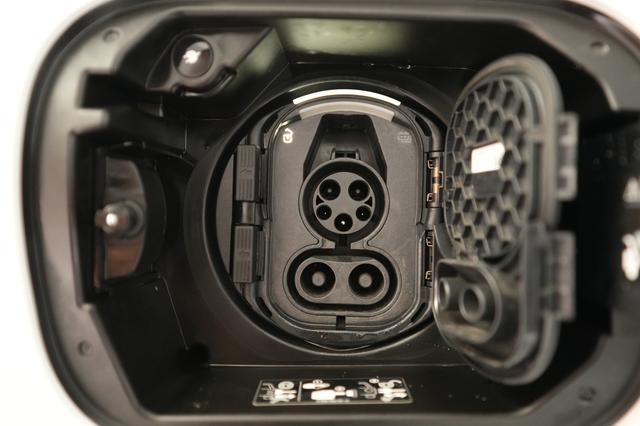 2023 Mercedes-Benz EQB — photo 8 of 20