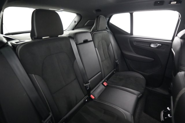 2023 Volvo XC40 Recharge — photo 4 of 21