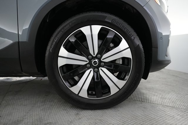 2023 Volvo XC40 Recharge — photo 16 of 21