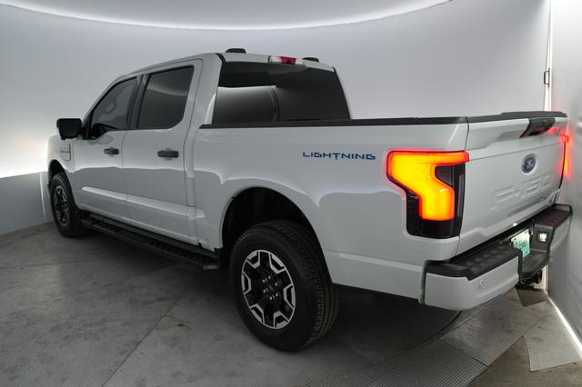 2023 Ford F-150 Lightning — photo 2 of 15