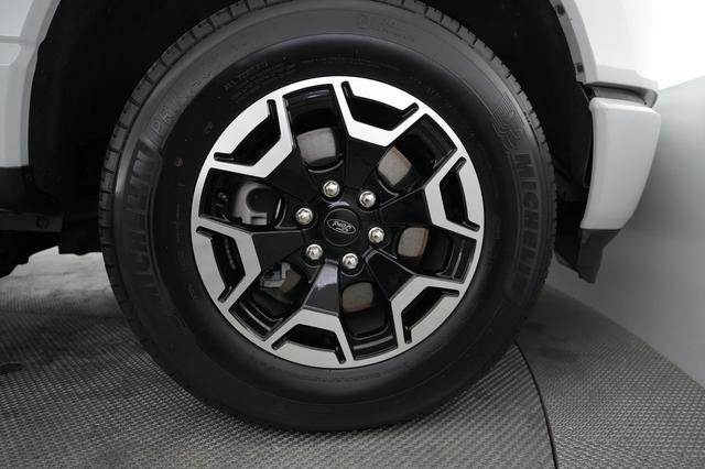 2023 Ford F-150 Lightning — photo 10 of 15