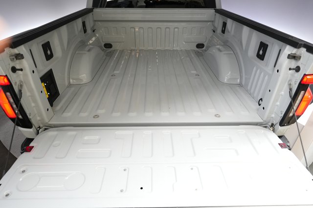 2023 Ford F-150 Lightning — photo 6 of 15