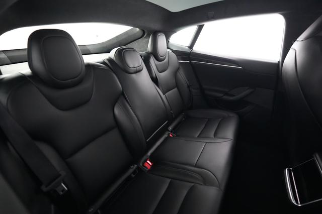 2024 Tesla Model S — photo 4 of 21