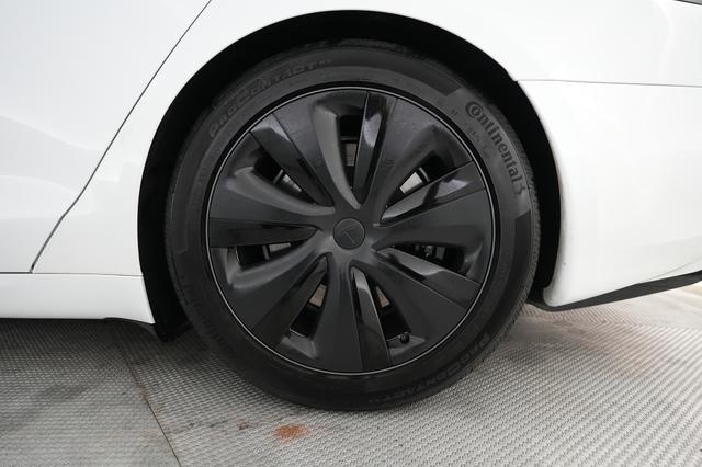 2024 Tesla Model S — photo 7 of 21