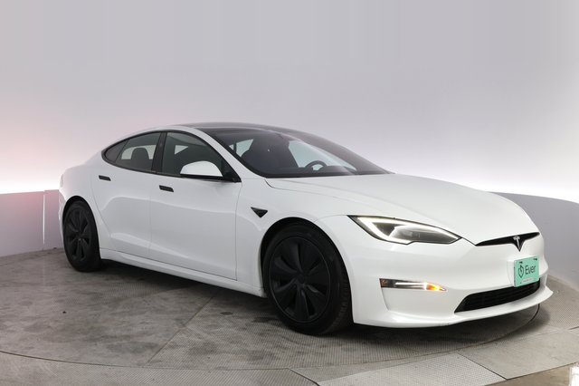 2024 Tesla Model S — photo 10 of 21
