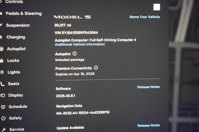 2024 Tesla Model S — photo 5 of 21