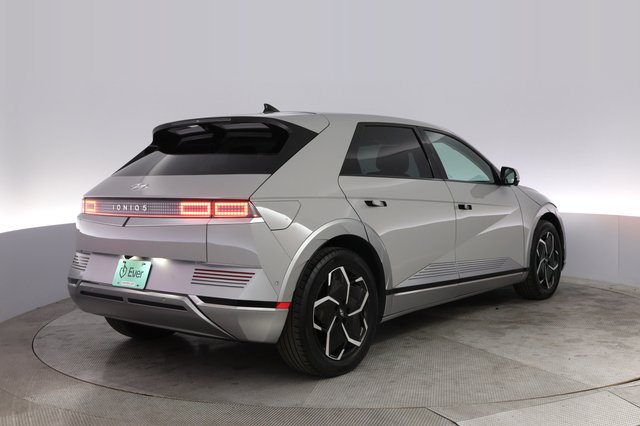 2024 Hyundai IONIQ 5 — photo 2 of 22