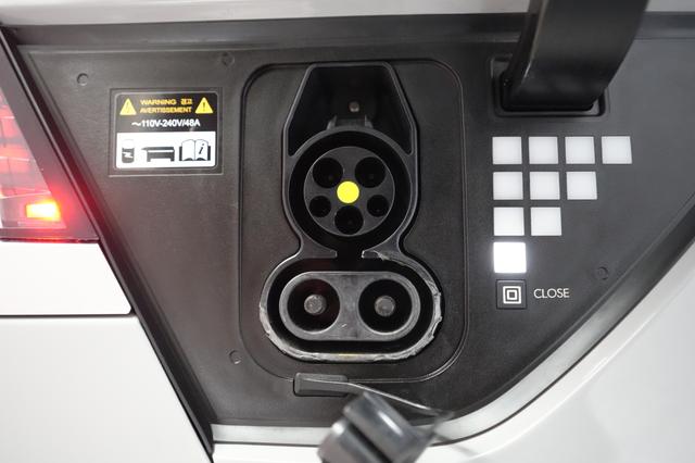 2024 Hyundai IONIQ 5 — photo 8 of 22