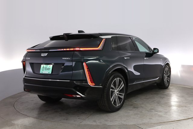 2024 Cadillac Lyriq — photo 2 of 21
