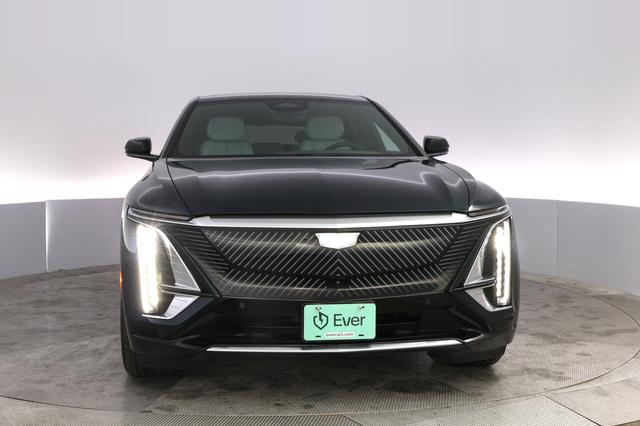 2024 Cadillac Lyriq — photo 9 of 21
