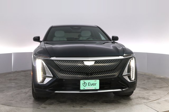 2024 Cadillac Lyriq — photo 9 of 21