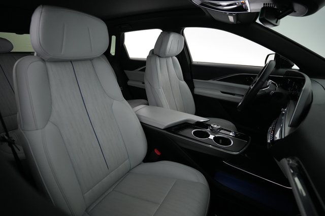 2024 Cadillac Lyriq — photo 18 of 21