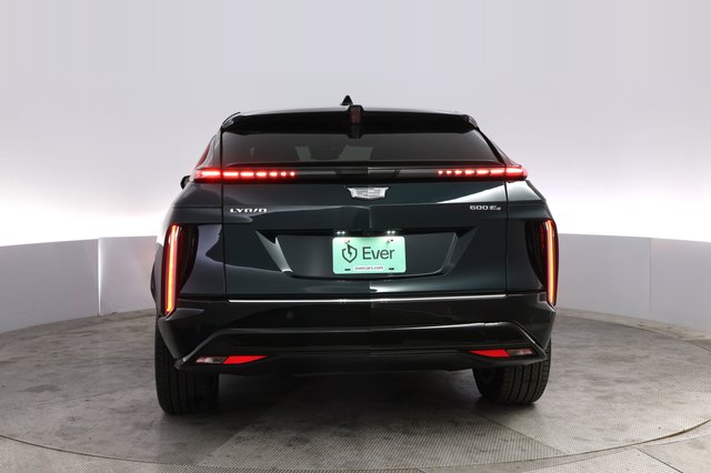 2024 Cadillac Lyriq — photo 12 of 21