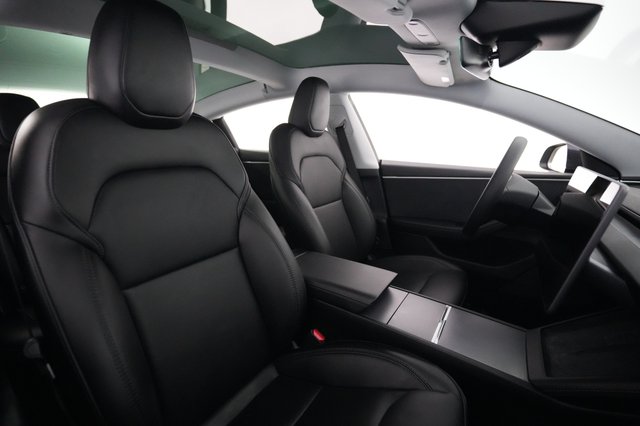 2025 Tesla Model 3 — photo 18 of 21