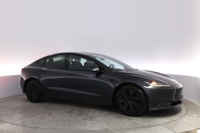 2025 Tesla Model 3 — photo 11 of 21