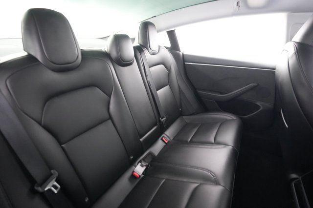 2025 Tesla Model 3 — photo 4 of 21