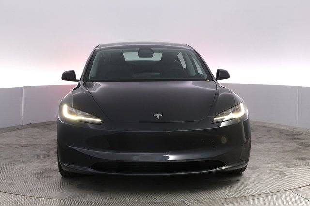2025 Tesla Model 3 — photo 9 of 21