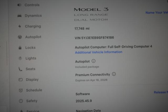 2025 Tesla Model 3 — photo 5 of 21