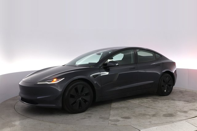 2025 Tesla Model 3 — photo 14 of 21