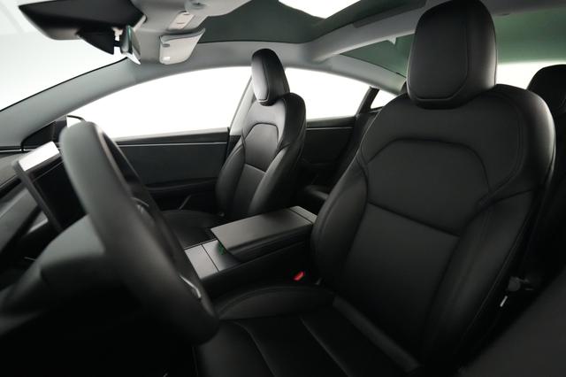 2025 Tesla Model 3 — photo 3 of 21