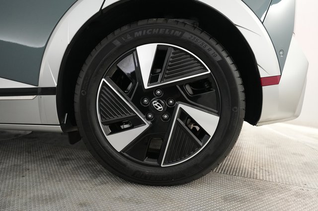 2025 Hyundai IONIQ 5 — photo 7 of 22