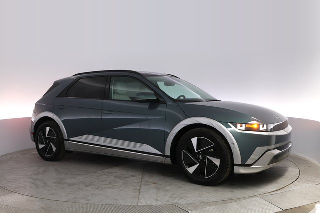 2025 Hyundai IONIQ 5 — photo 11 of 22