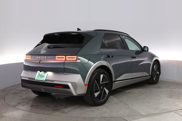 2025 Hyundai IONIQ 5 — photo 2 of 22