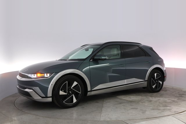 2025 Hyundai IONIQ 5 — photo 14 of 22