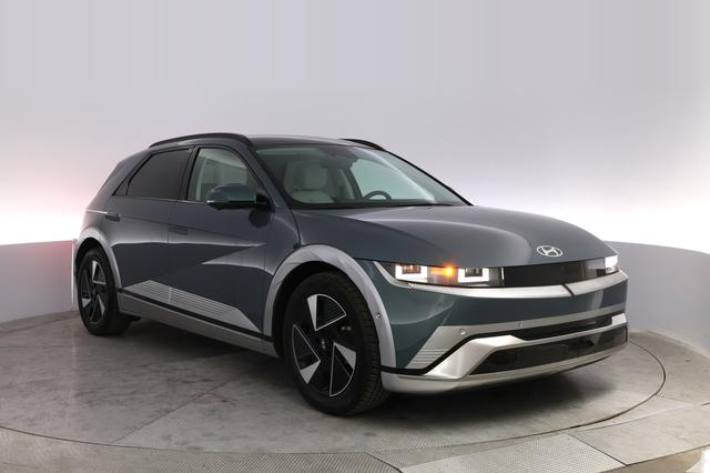 2025 Hyundai IONIQ 5 — photo 10 of 22
