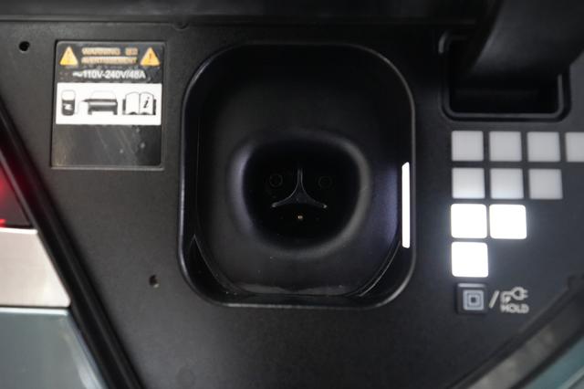 2025 Hyundai IONIQ 5 — photo 8 of 22