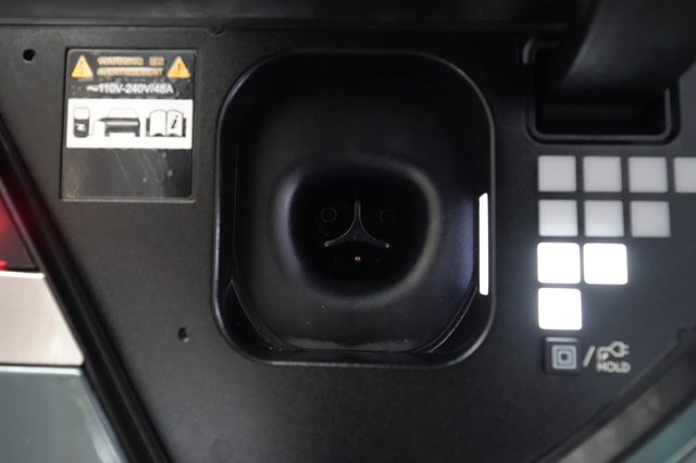2025 Hyundai IONIQ 5 — photo 8 of 22