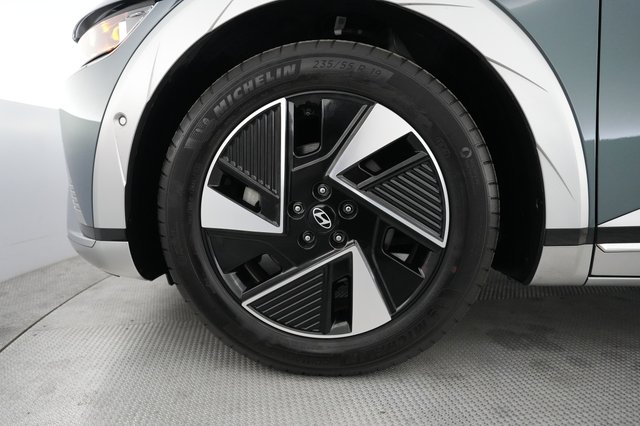 2025 Hyundai IONIQ 5 — photo 15 of 22
