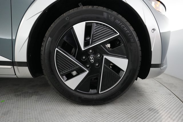2025 Hyundai IONIQ 5 — photo 16 of 22