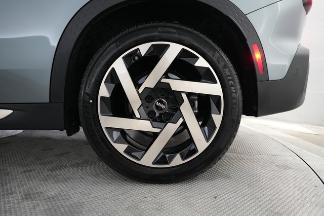 2025 MINI Countryman — photo 7 of 20