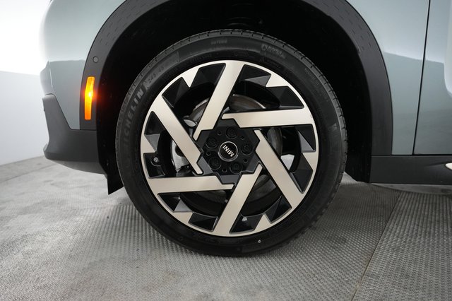 2025 MINI Countryman — photo 15 of 20