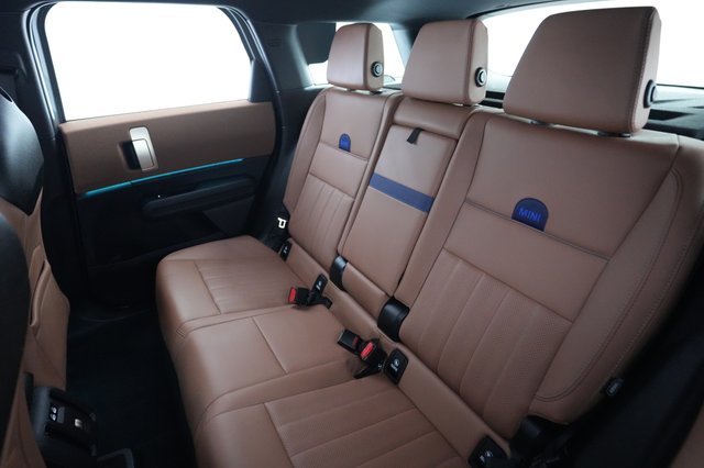 2025 MINI Countryman — photo 19 of 20