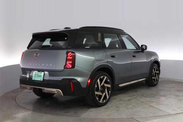 2025 MINI Countryman — photo 2 of 20