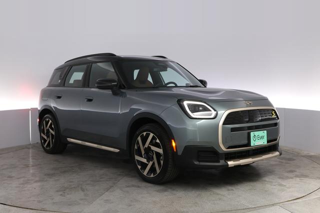 2025 MINI Countryman — photo 10 of 20