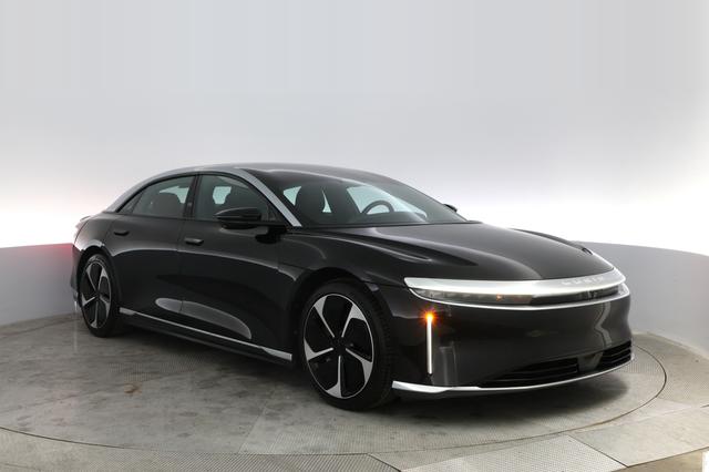 2023 Lucid Air — photo 10 of 23