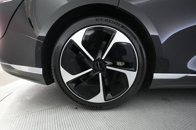 2023 Lucid Air — photo 17 of 23