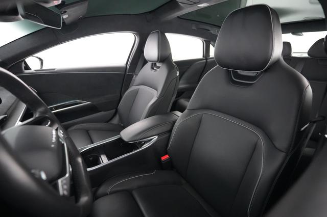 2023 Lucid Air — photo 3 of 21