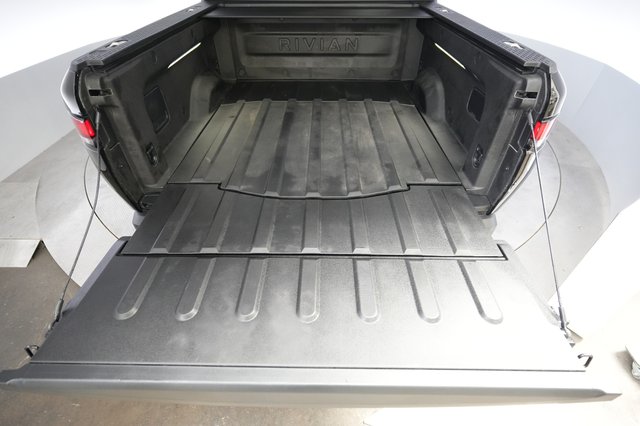 2023 Rivian R1T — photo 6 of 21