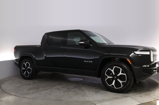 2023 Rivian R1T — photo 11 of 21