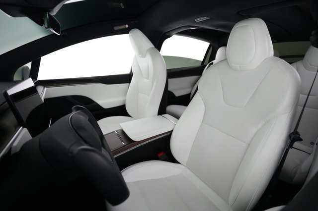 2023 Tesla Model X — photo 3 of 23