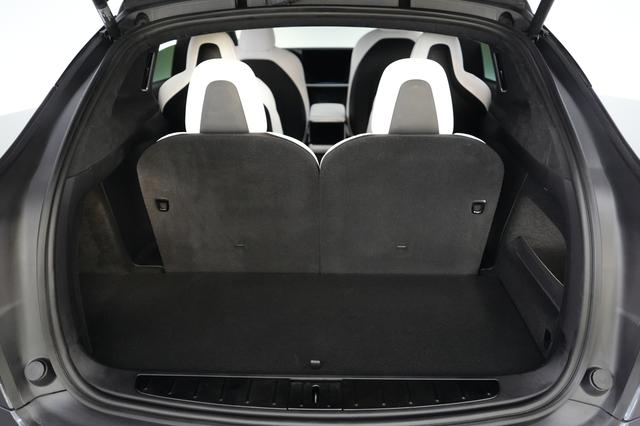 2023 Tesla Model X — photo 6 of 23