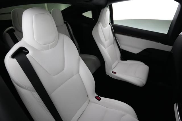 2023 Tesla Model X — photo 4 of 23