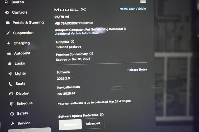 2023 Tesla Model X — photo 5 of 23